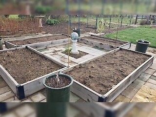 Small Space Gardening: Early Crops, Container Tips, And Creating A Successful Compost Pile Article Image